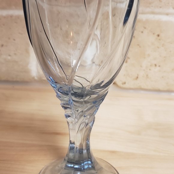 Light Blue Swirl Wine Glasses - Picture 1 of 2